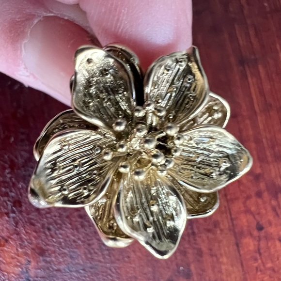 Vintage Chunky Goldtone Star Magnolia Anemone Hellebore Flower of Life Ring Sz 9 - Picture 4 of 9